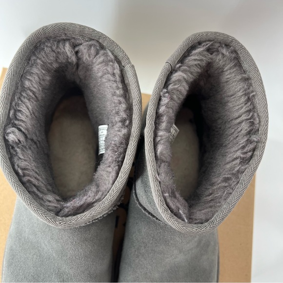 LIKE NEW! UGG Classic Mini Rubber Logo Grey Size 9 Ankle - Picture 8 of 11